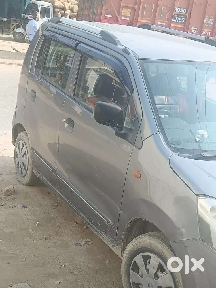 मस्त कंडीशन है पेट्रोल प्लस सीएनजी, Cng पेपर पर नहीं है