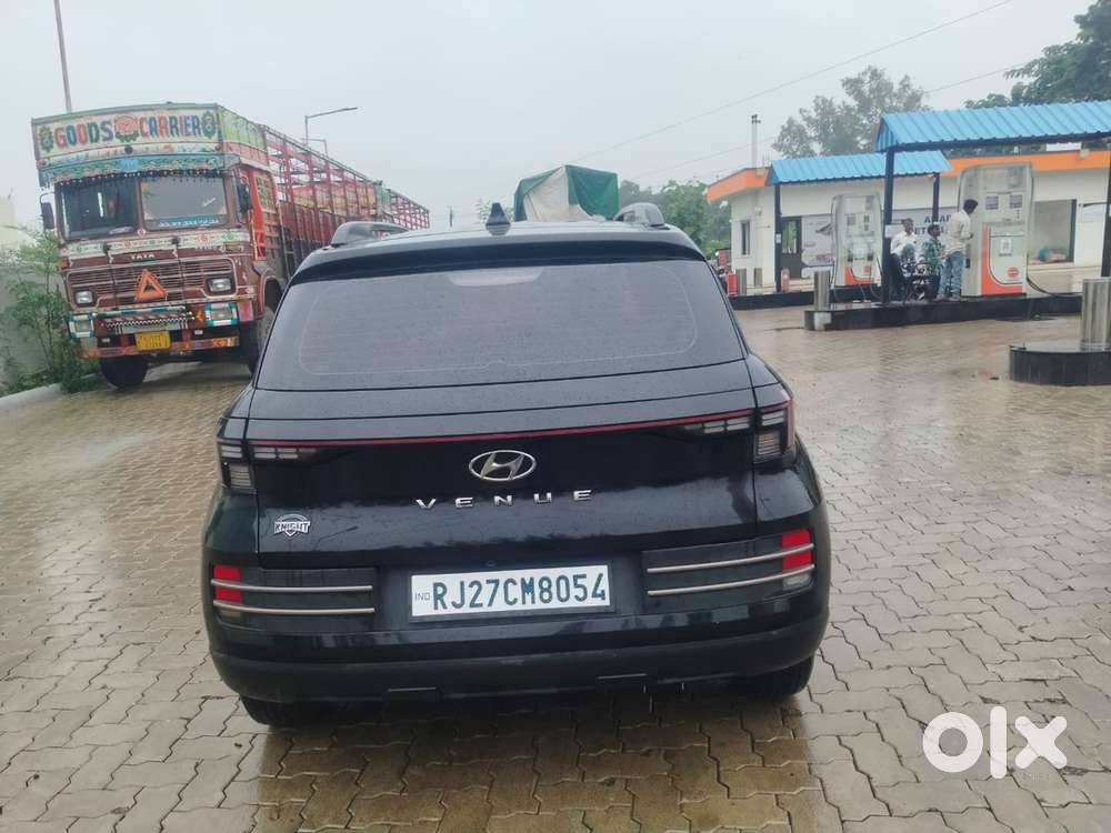 Hyundai Venue Sx 2023 Petrol.   22/12/2023 Model