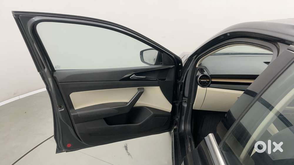 Skoda Slavia Style 1.0l Tsi Mt, 2023, Petrol