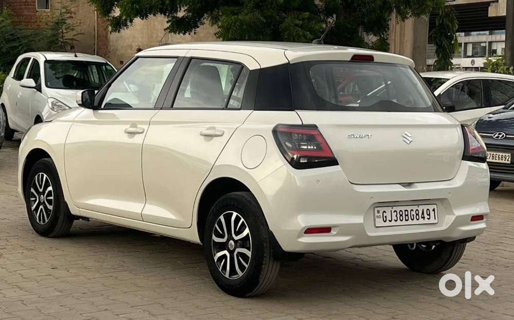 Maruti Suzuki Swift Vxi + Manual, 2024, Petrol