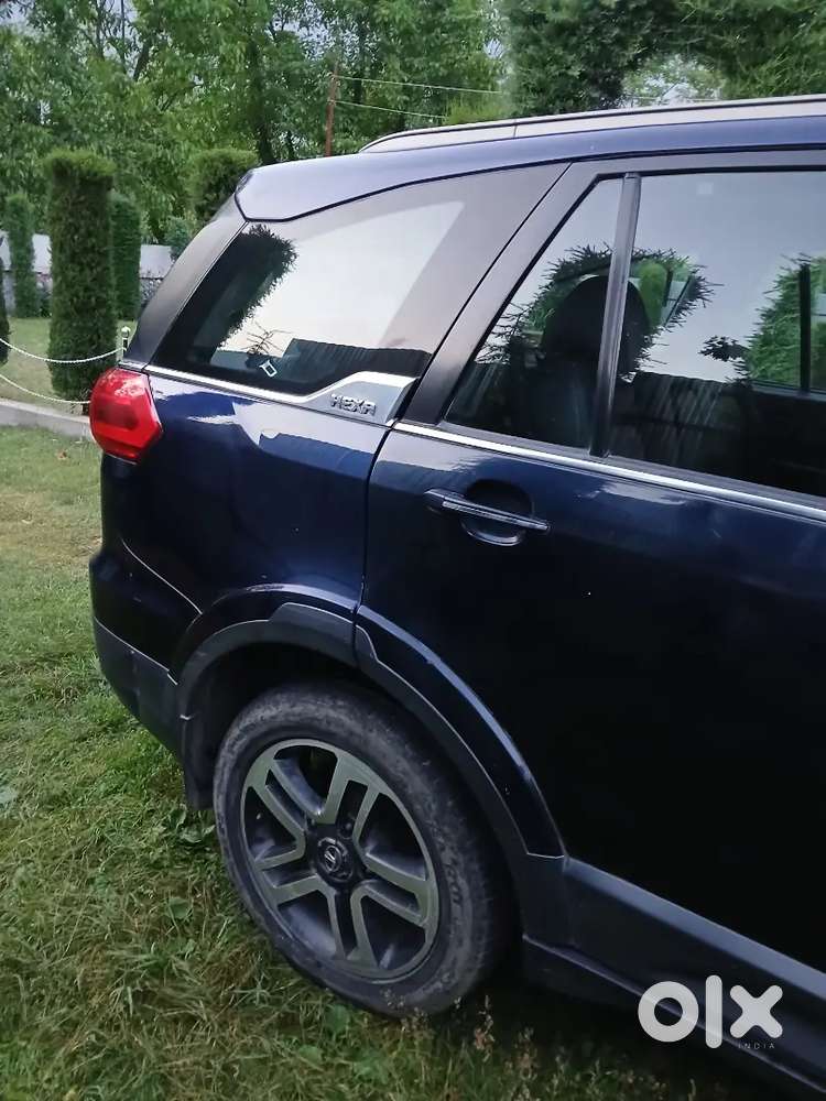 Luxury 7 Seater Suv, Featuristic,
