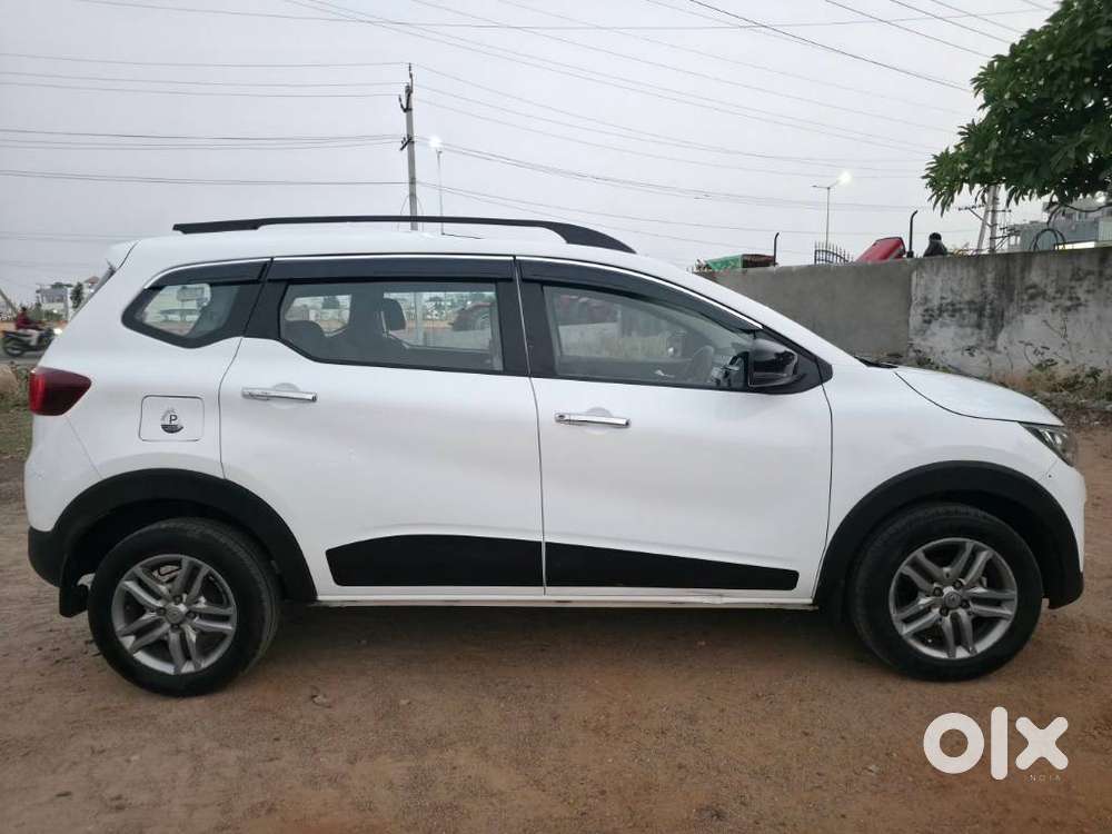 Renault Triber Rxz, 2023, Petrol