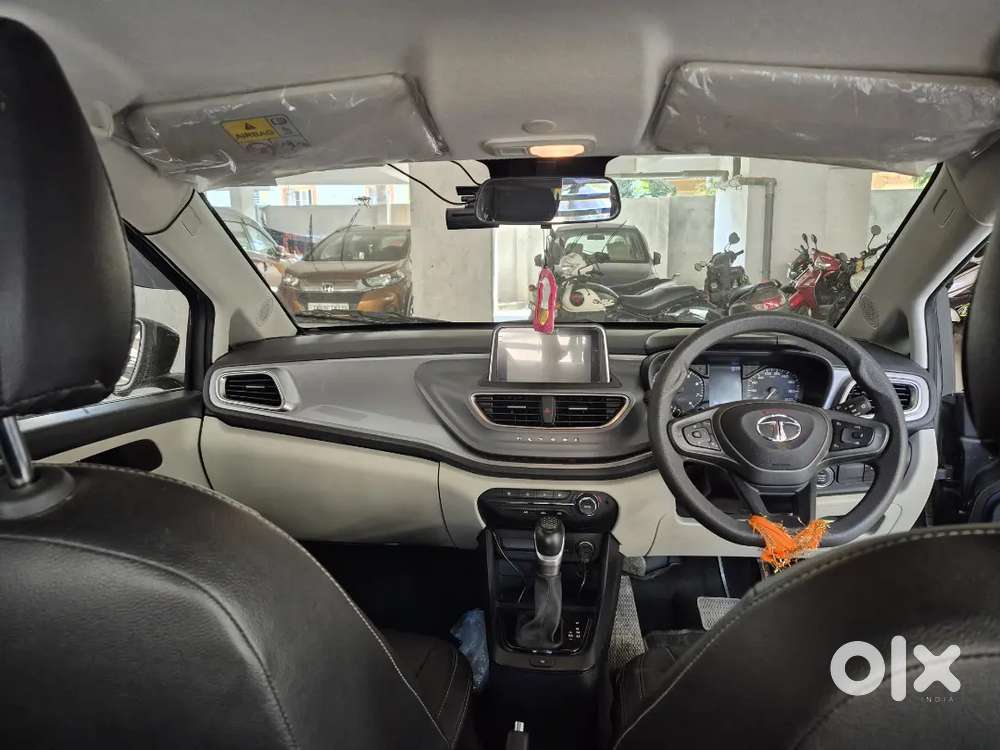 Tata Altroz Petrol 2023