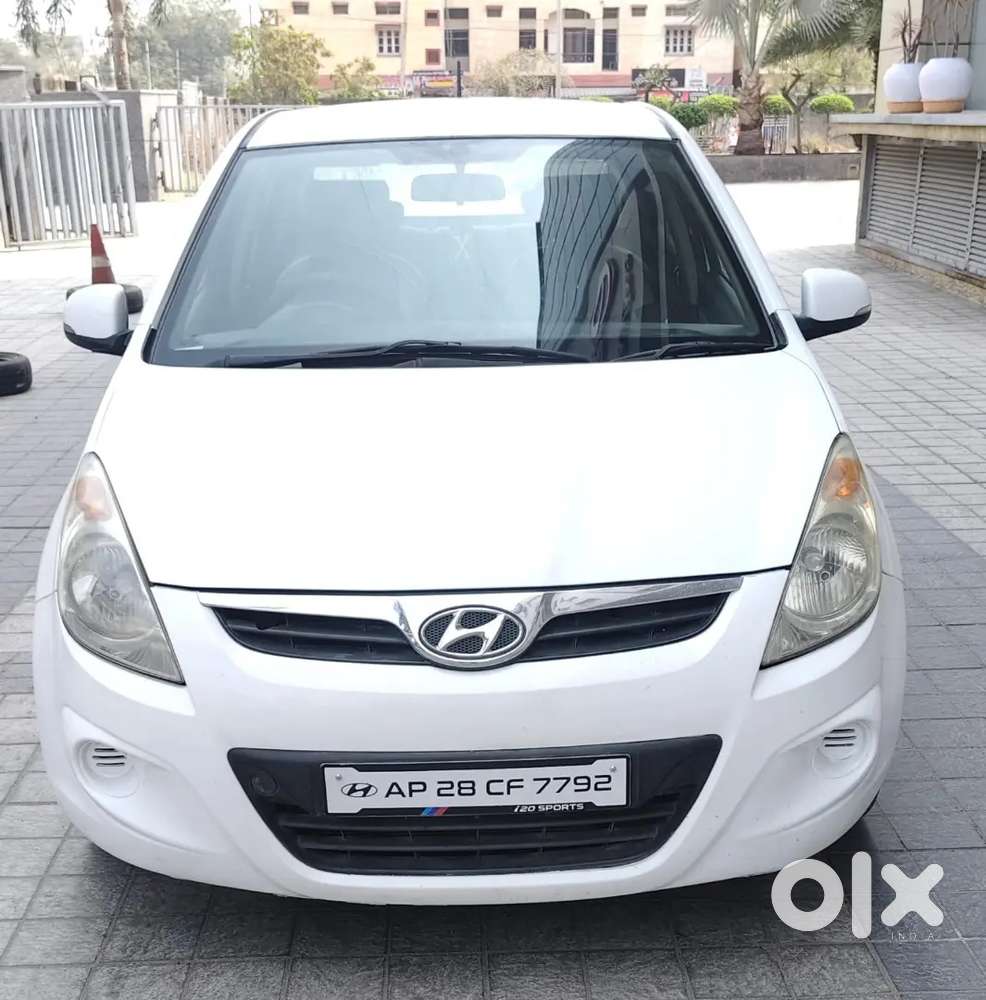 Hyundai New I20 2011 Dual Tone