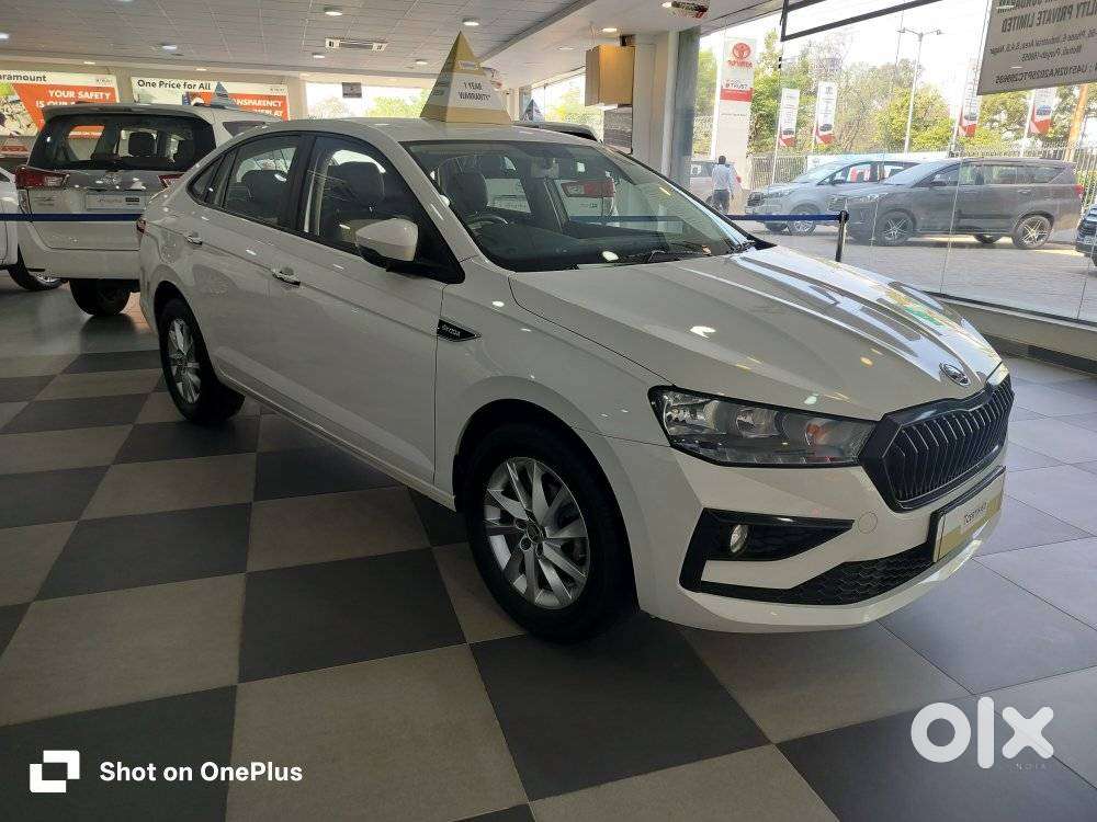 Skoda Slavia 1.0 Ambition Tsi At, 2023, Petrol