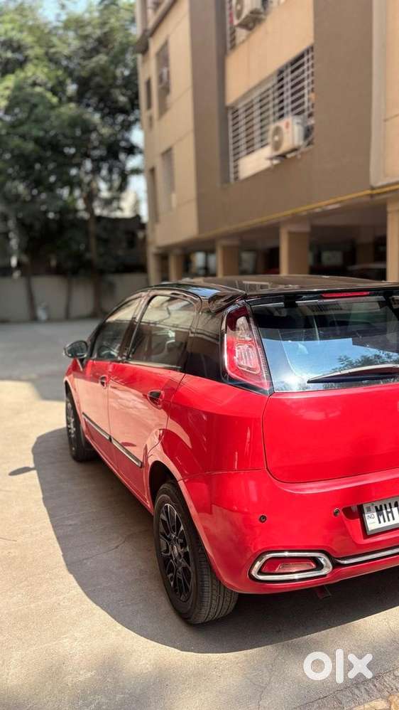 Fiat Punto Evo 2015 Diesel 74658 Km Driven With Company Records.