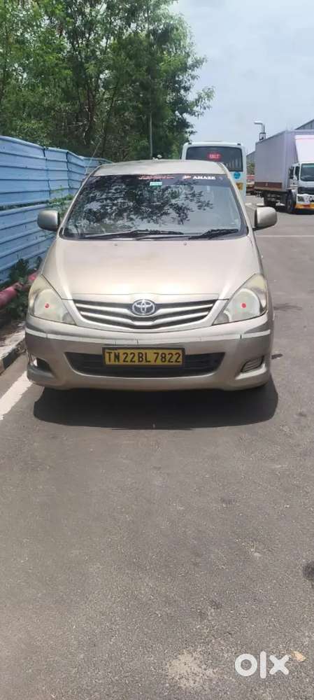 Toyota Innova Diesel 2010 Variant