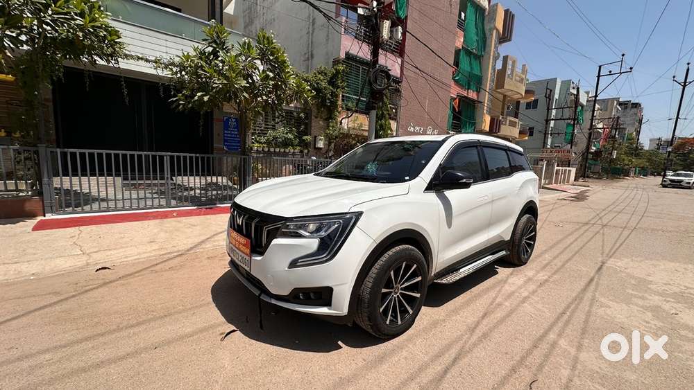 Mahindra Petrol 2022 Car