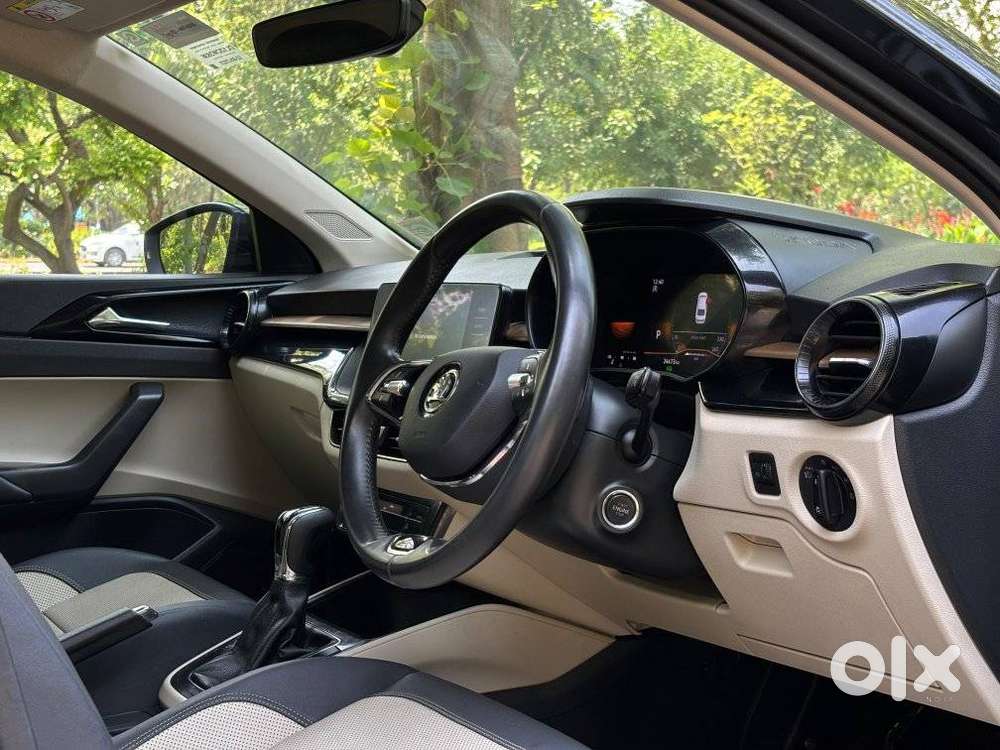 Skoda Slavia 1.0 Tsi Style At, 2023, Petrol