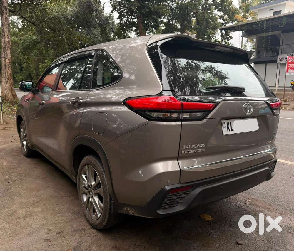 Toyota Innova Hycross 2.0 Zx Hybrid 7 Str, 2025, Petrol