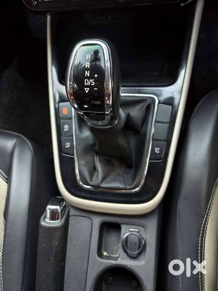 Skoda Slavia 1.0 Tsi Style At, 2022, Petrol