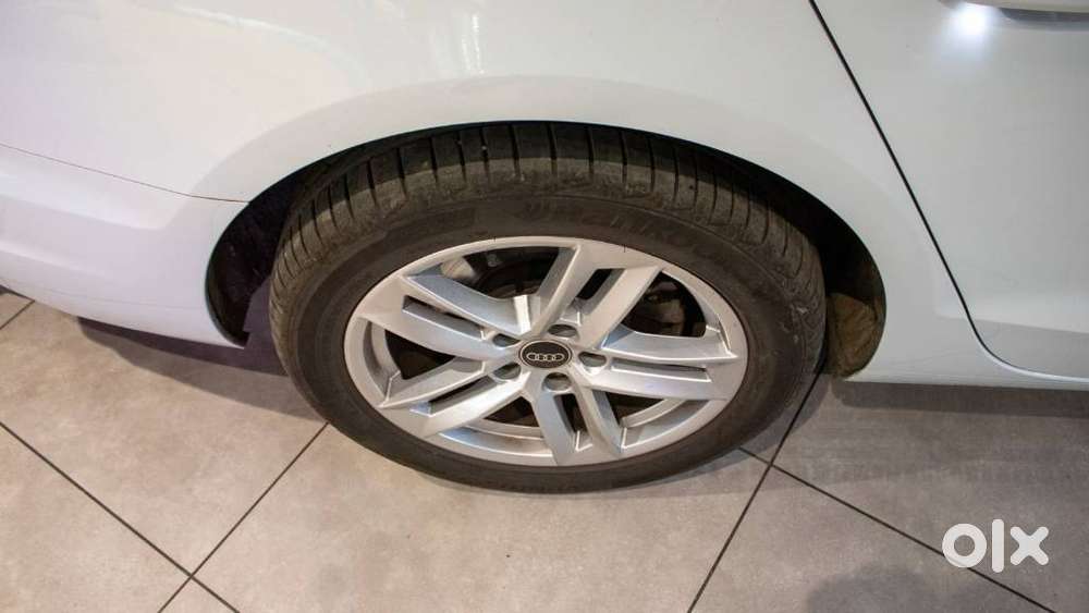 Audi A4 2.0 Premium Plus 40 Tfsi, 2024, Petrol