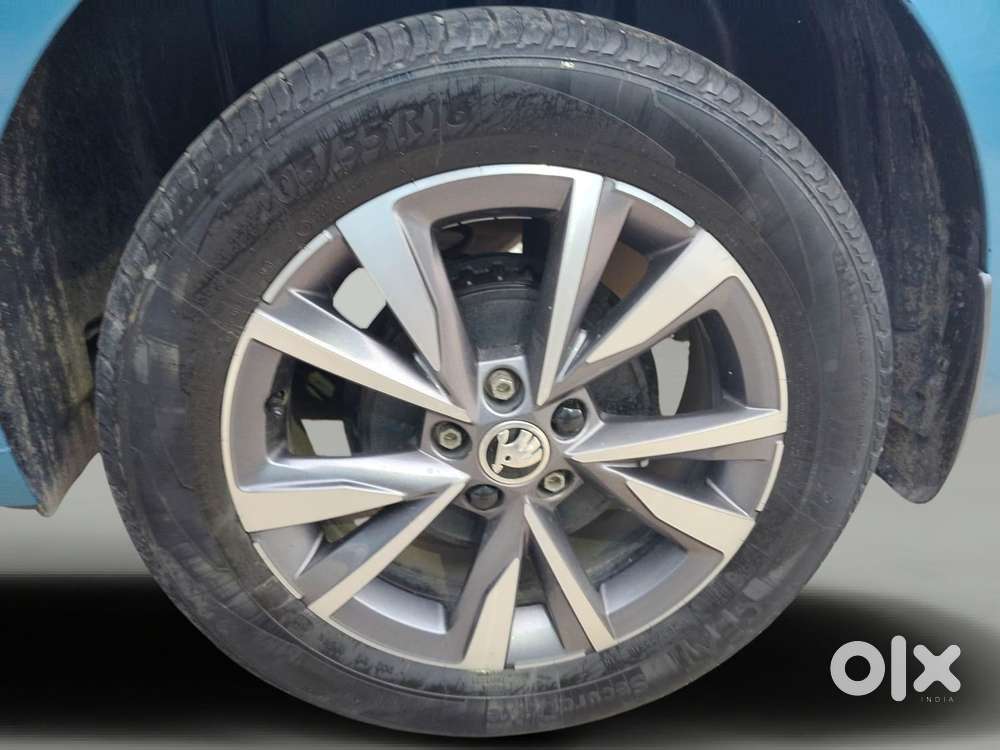 Skoda Slavia Style 1.0l Tsi At, 2022, Petrol