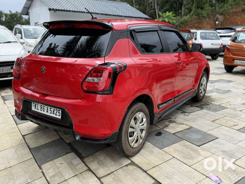 Maruti Suzuki Swift Vxi + Manual, 2022, Petrol
