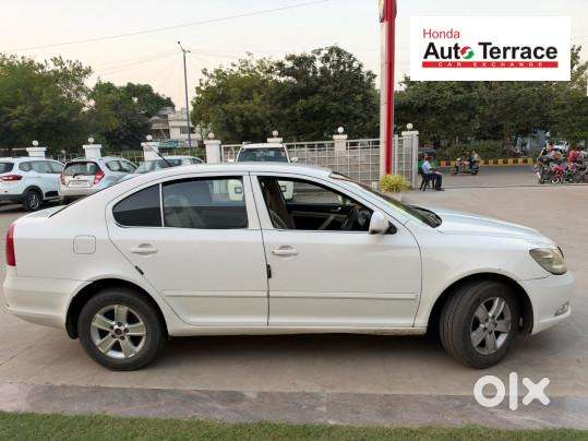 Skoda Laura 1.8 Ambition Tsi, 2013, Petrol