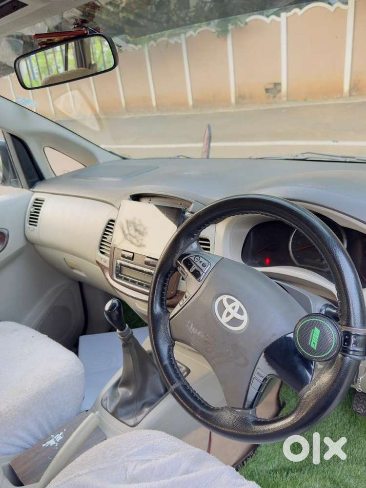 Innova 2012 V Diesel  For Rent