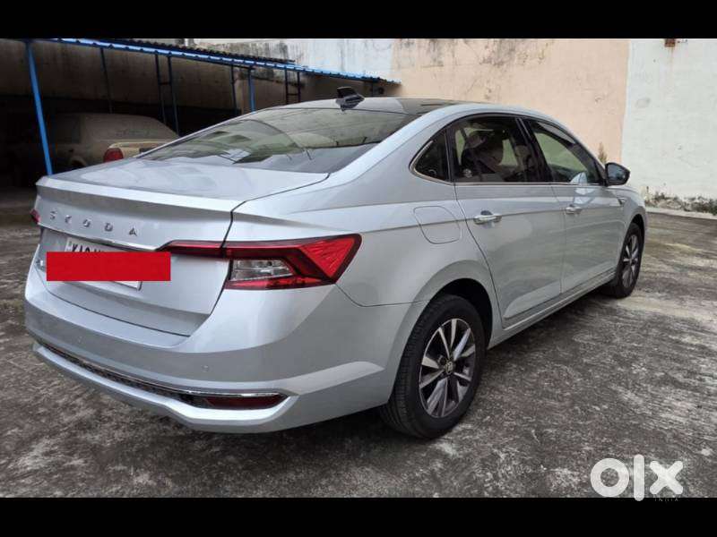Skoda Slavia 1.0 Tsi Style At, 2023, Petrol