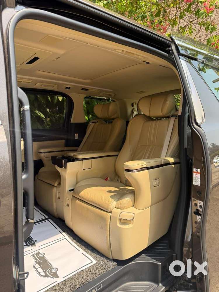 Toyota Vellfire Vip &ndash; Executive Lounge, 2021, Petrol