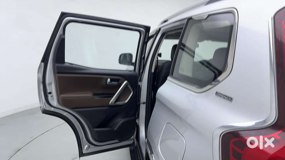 Mahindra Scorpio N Z8 Petrol At 7 Str, 2023, Petrol