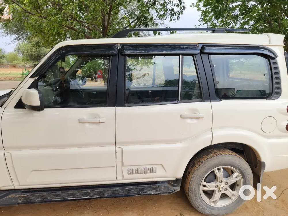 Mahindra Scorpio Diesel Novmber 2016 Manual 100200 Km