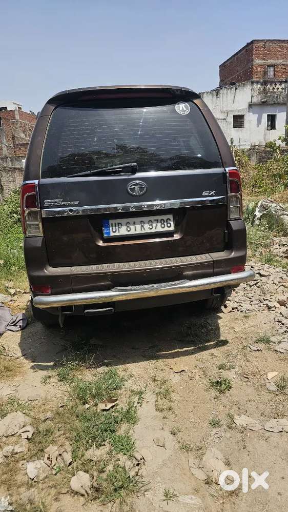 Dusri Gadi Leni Hai
