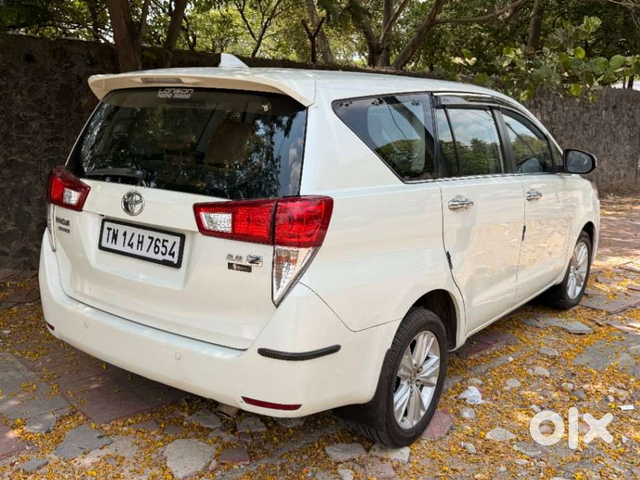Toyota Innova Crysta 2.8 Z, 2016