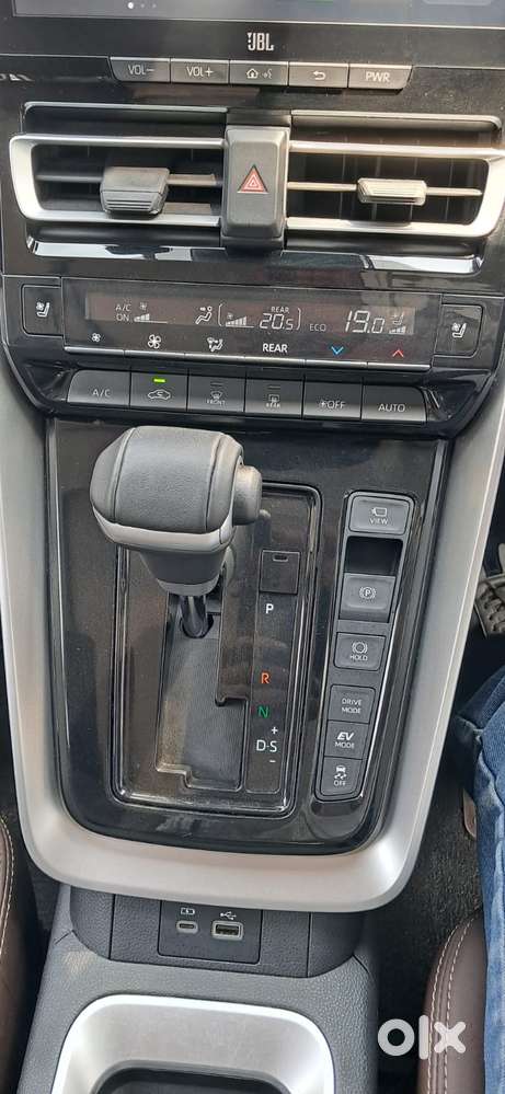 Toyota Innova Hycross 2.0 Zx (o) Hybrid 7 Str, 2025, Petrol