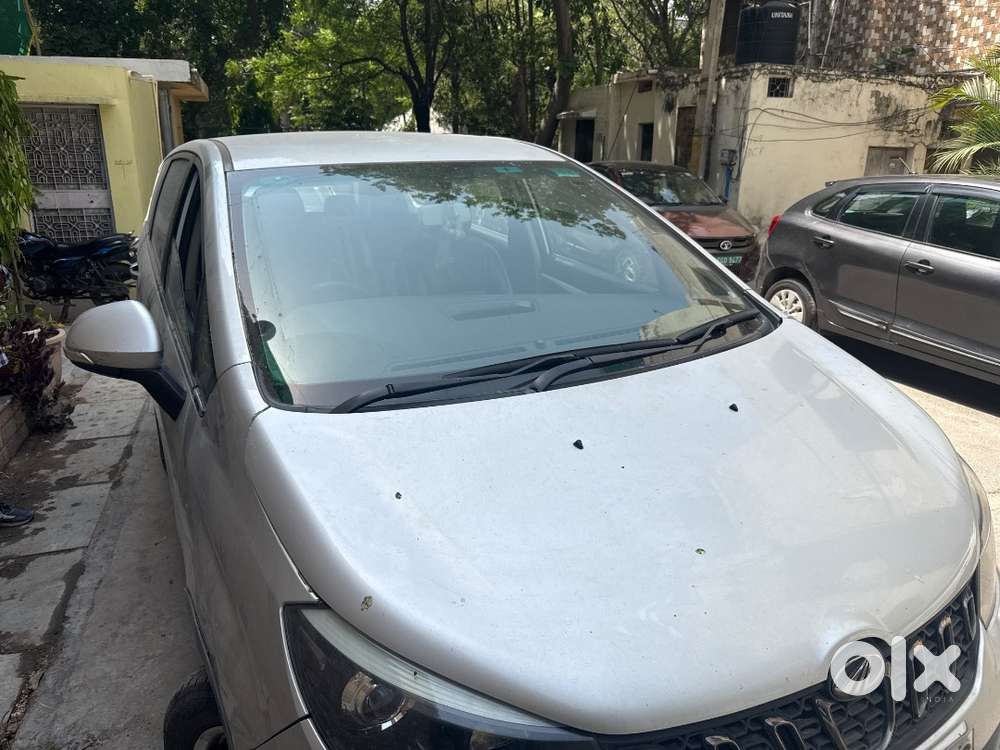 Mahindra Marazzo M6 8str