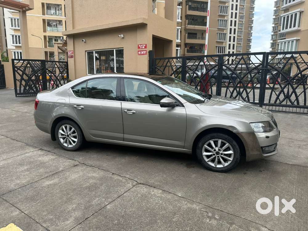 2015 Skoda Octavia Petrol Automatic Elegance, Sunroof, 2nd Own, 56k Km