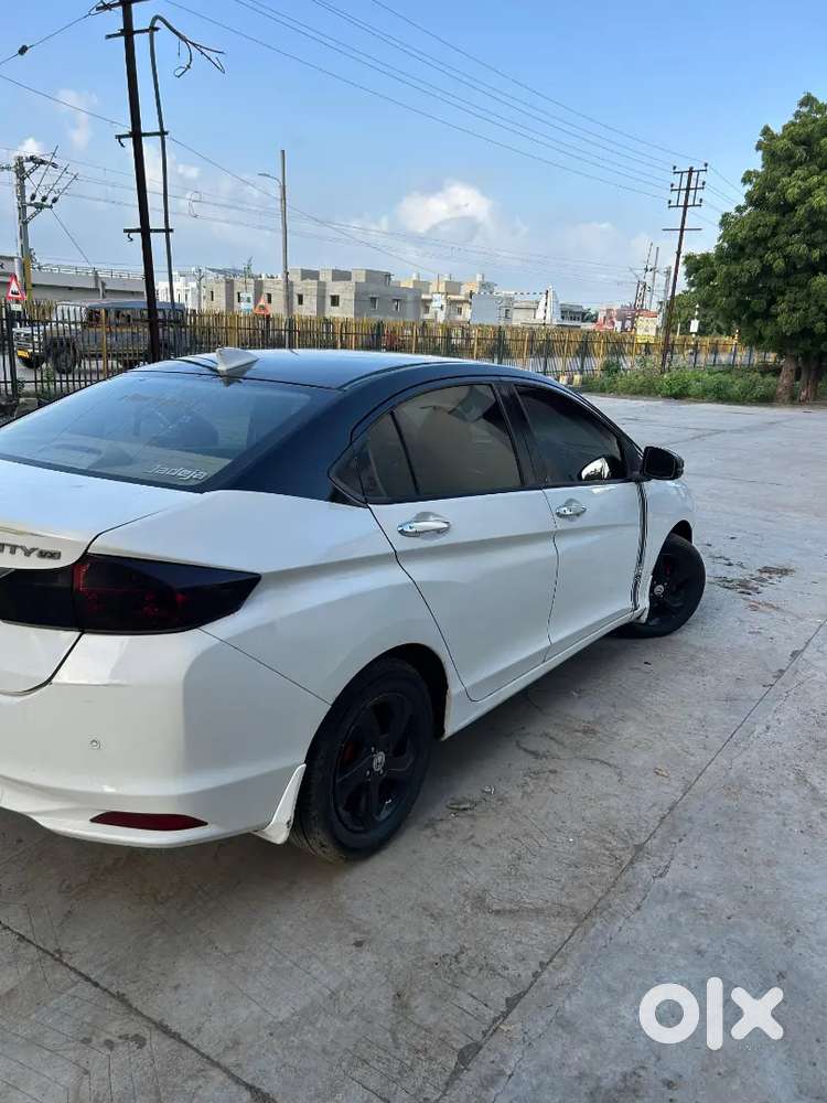 Honda City 2015 Diesel Car (sunroof)