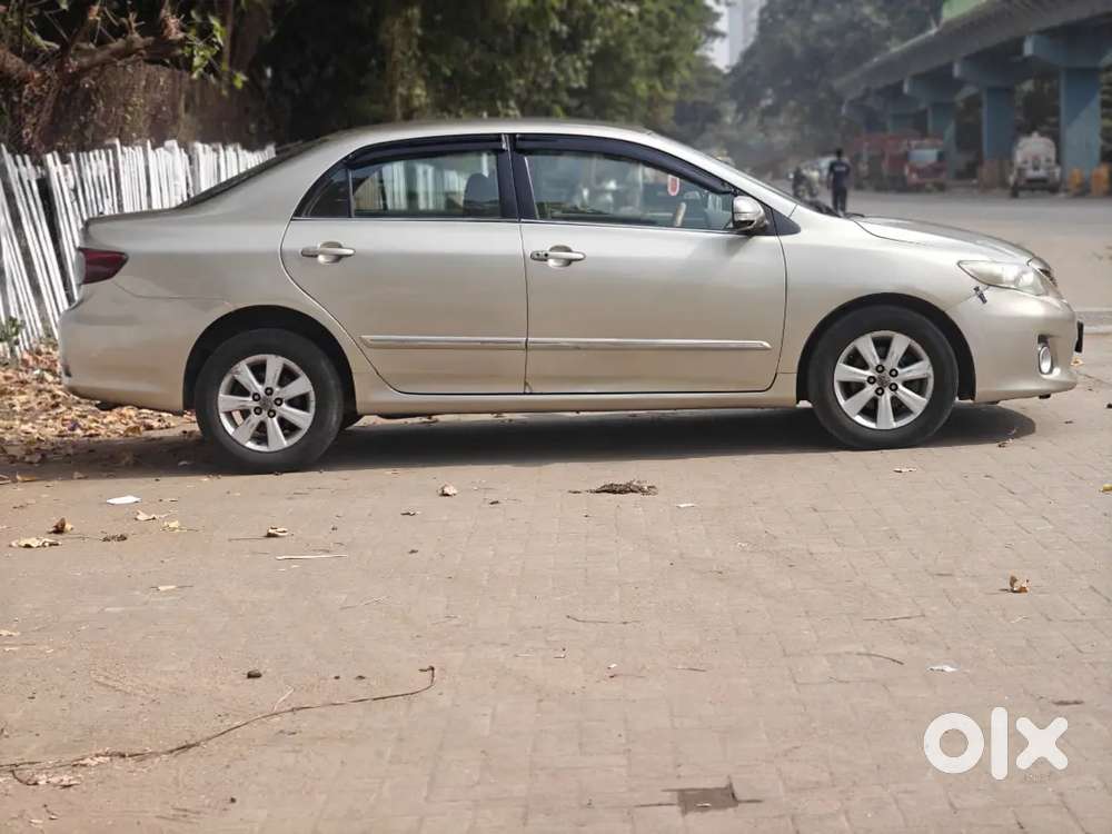 Toyota Corolla Altis 2011 Cng & Hybrids Push Button Start