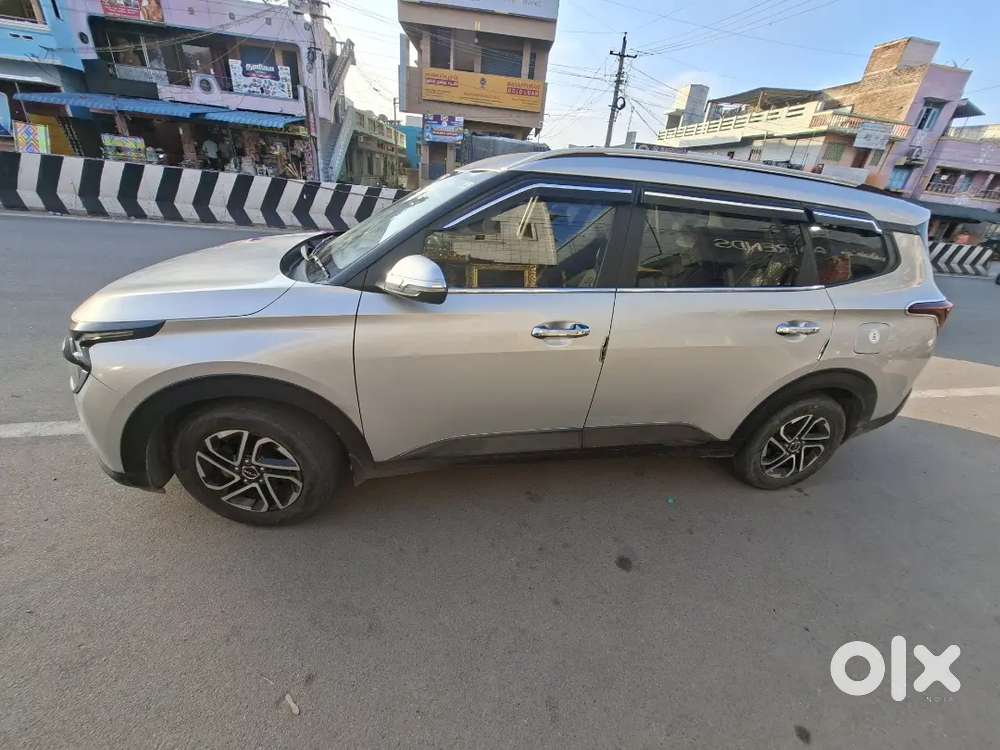 Kia Carens 2024 Petrol Well Maintained