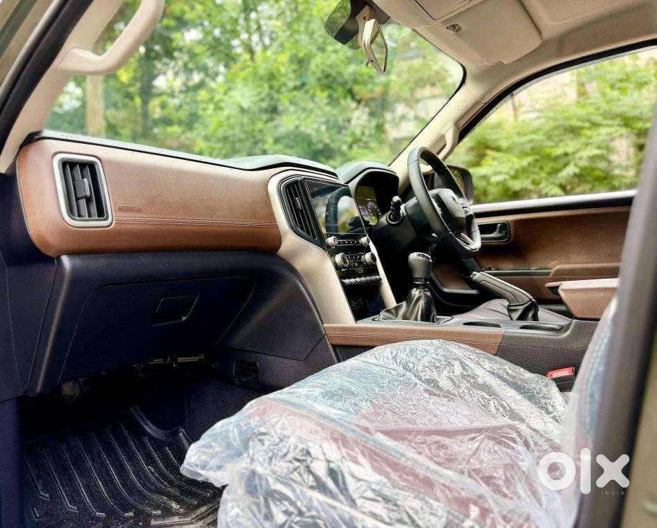 Mahindra Scorpio-n 2.0 Z4 Petrol Mt 7 Str, 2023, Petrol