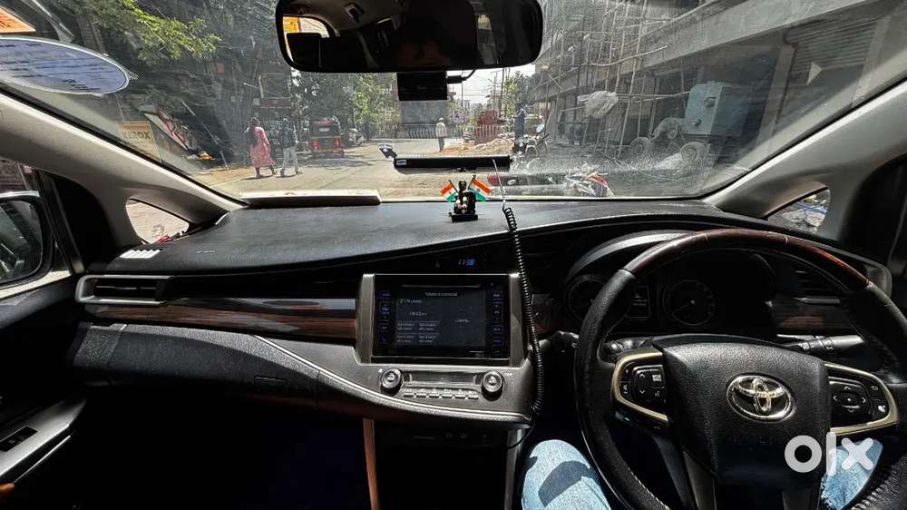 Toyota Innova Crysta 2016 Automatic 2.8 (captain Seats)