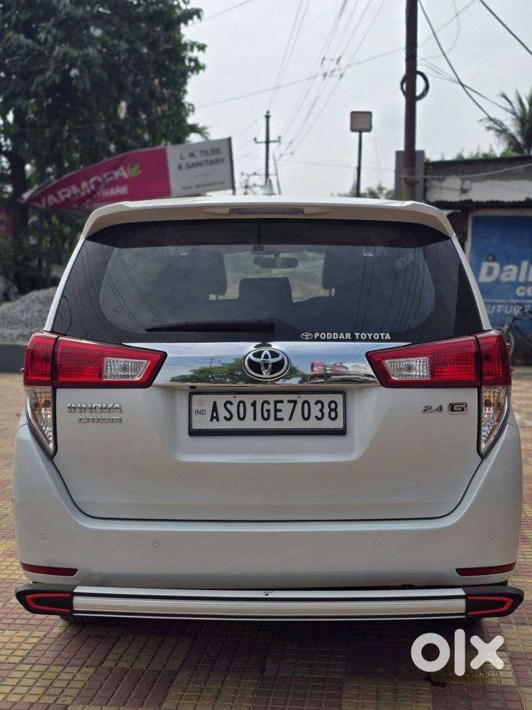 Toyota Innova Crysta 2.4 G Plus Mt 8 Str, 2025, Diesel