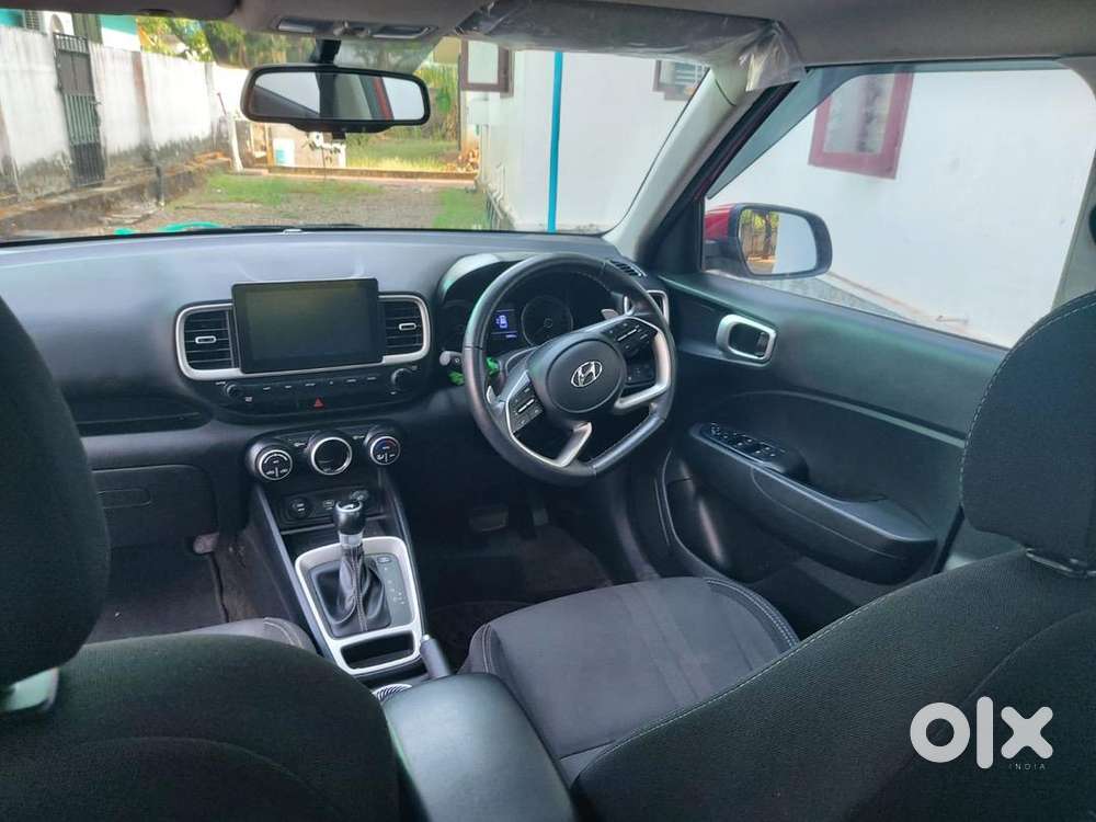 Hyundai Venue Petrol Well Maintained