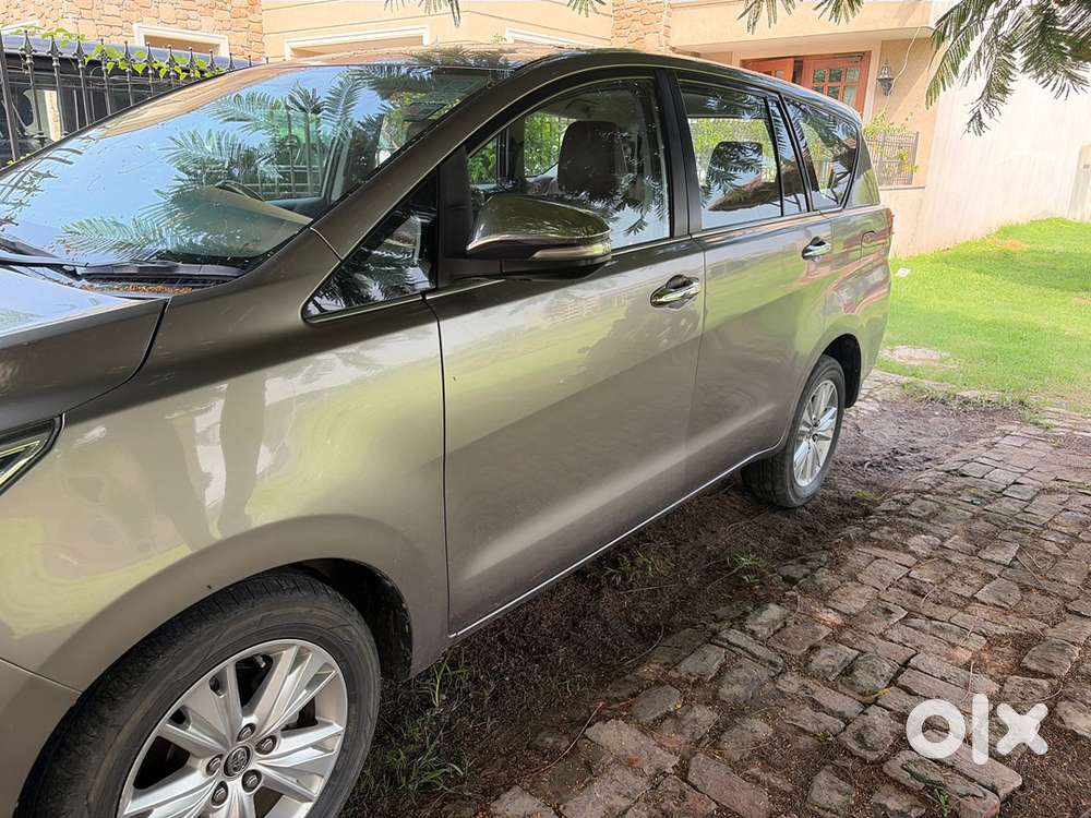 Toyota Innova Crysta 2017