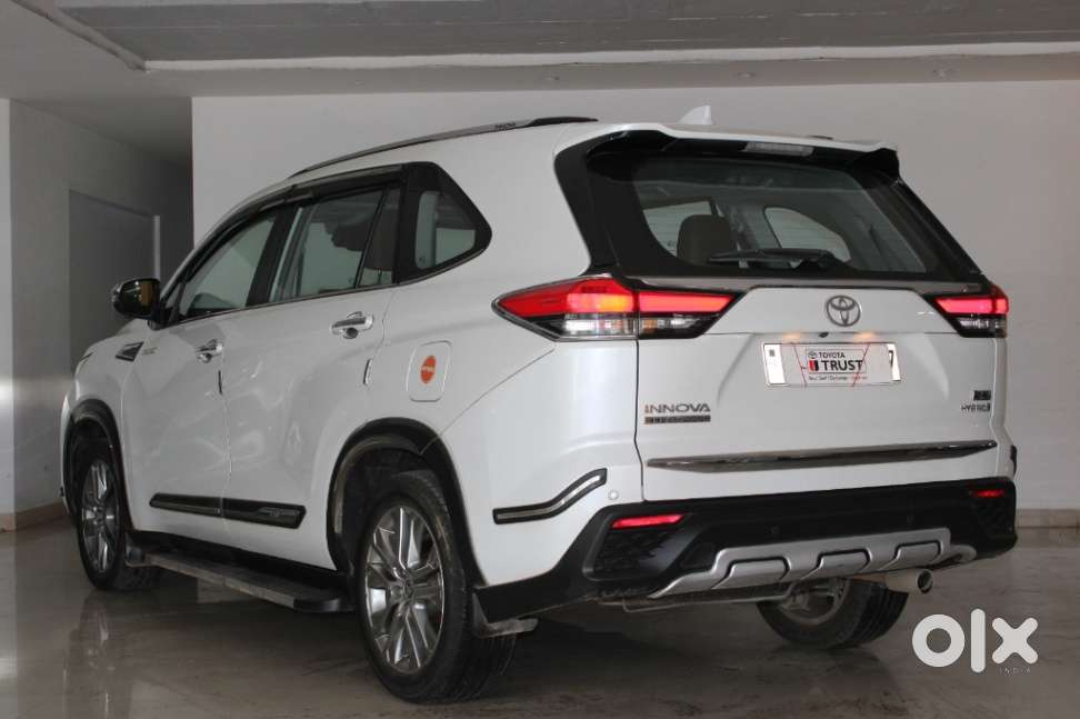 Toyota Innova Hycross 2.0 Zx (o) Hybrid 7 Str, 2024, Petrol