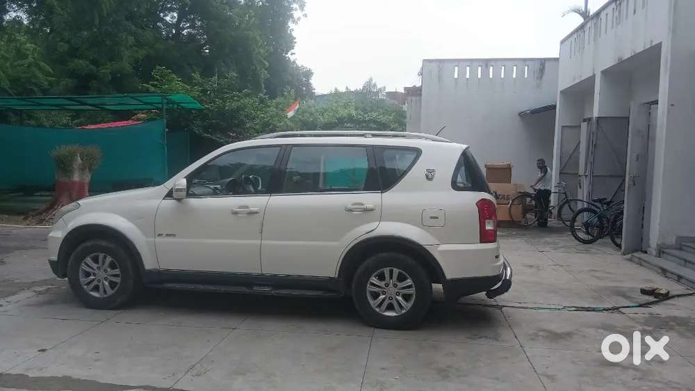 Mahindra Rexton 2.7 Rx5 2015