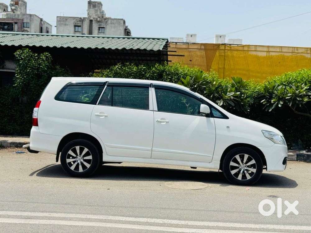 Toyota Innova 2.5 G (diesel) 8 Seater, 2015, Diesel