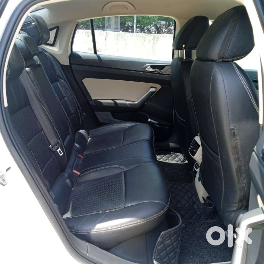 Skoda Slavia Ambition 1.0l Tsi At, 2022, Petrol