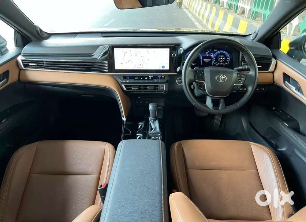 Toyota Camry, 2025, Petrol