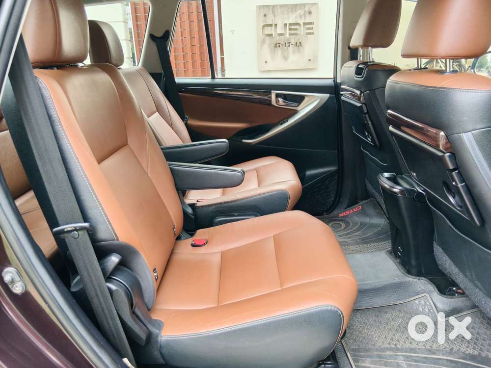 Toyota Innova Crysta 2.8 Zx At 7 Seater, 2017, Diesel