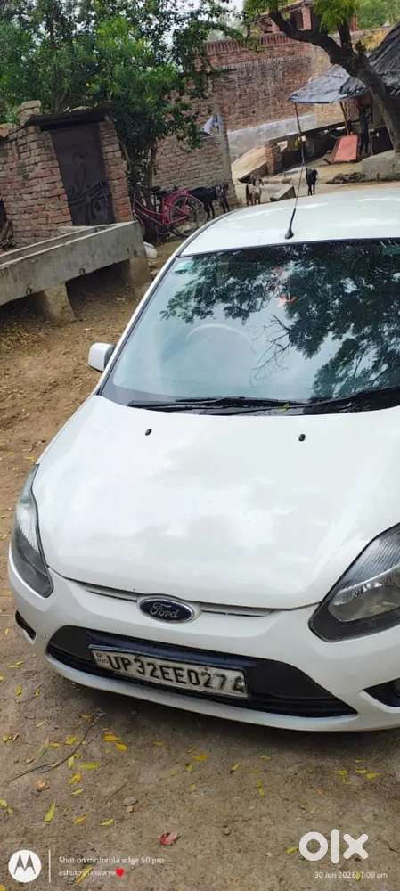 Ford Figo Petrol Lxi 2012 Variant