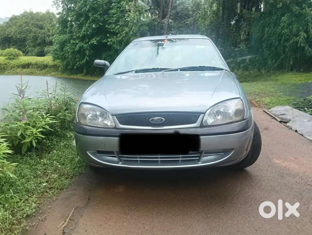 Ford Ikon Flair 2004