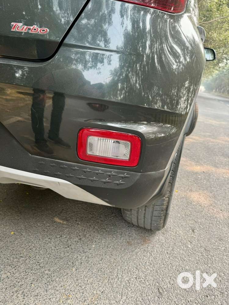 Like New 2019 October Hyundai Venue Top Model Automatic, Less Driven