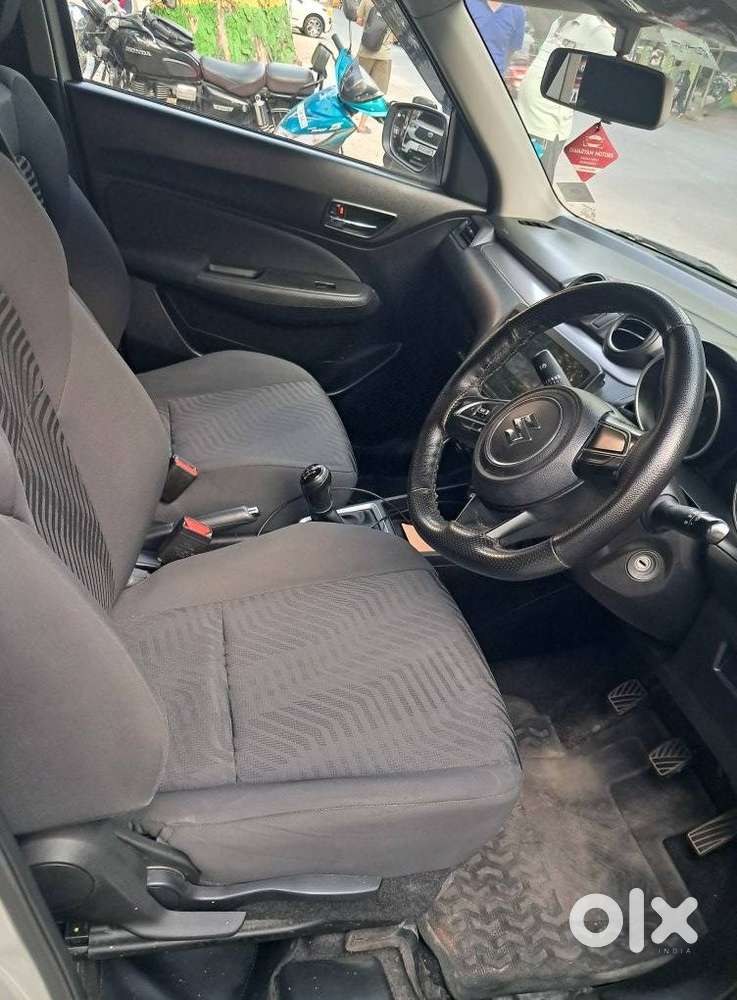 Maruti Suzuki Swift Vxi + Manual, 2023, Petrol