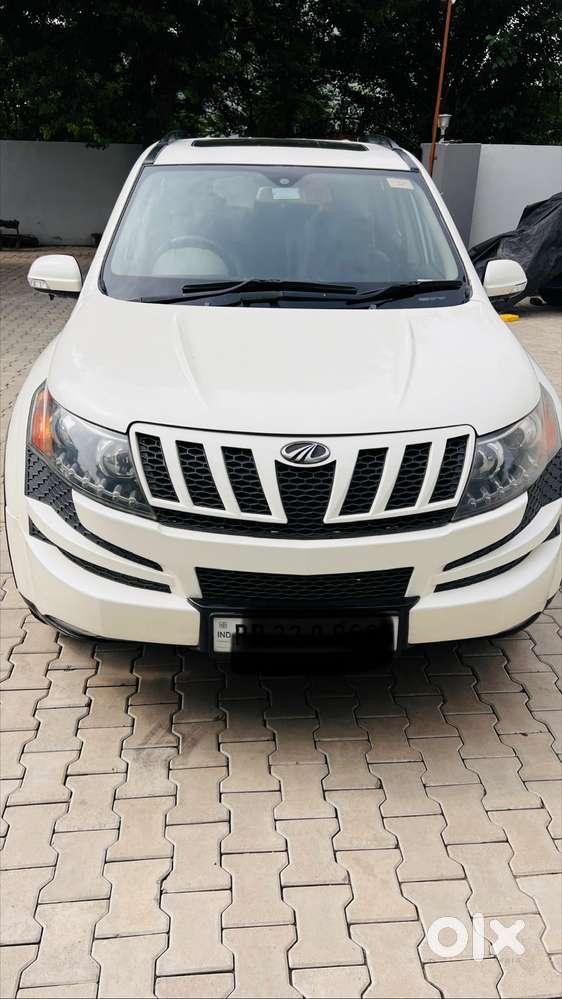Mahindra Xuv500 W8 2015
