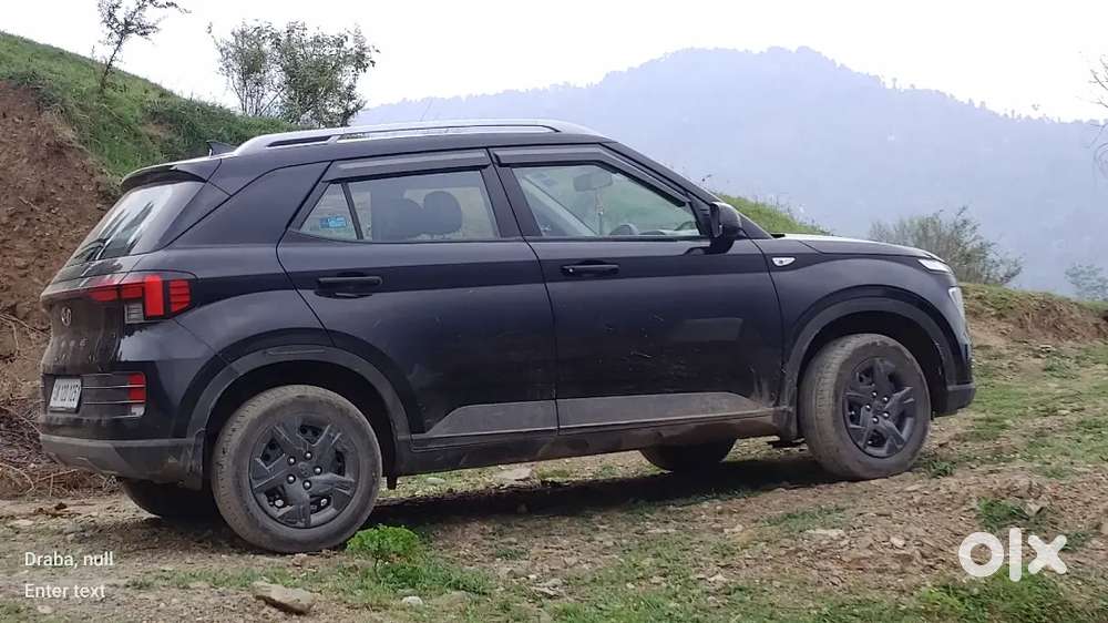 Hyundai Venue 7900 Km Driven