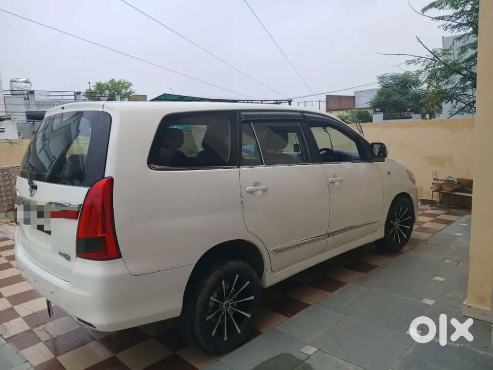 Toyota Innova 2015 Diesel Well Maintained